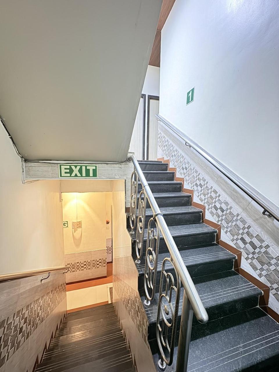 Hotel Kailash Park- Near International Airport Mumbai Exterior photo